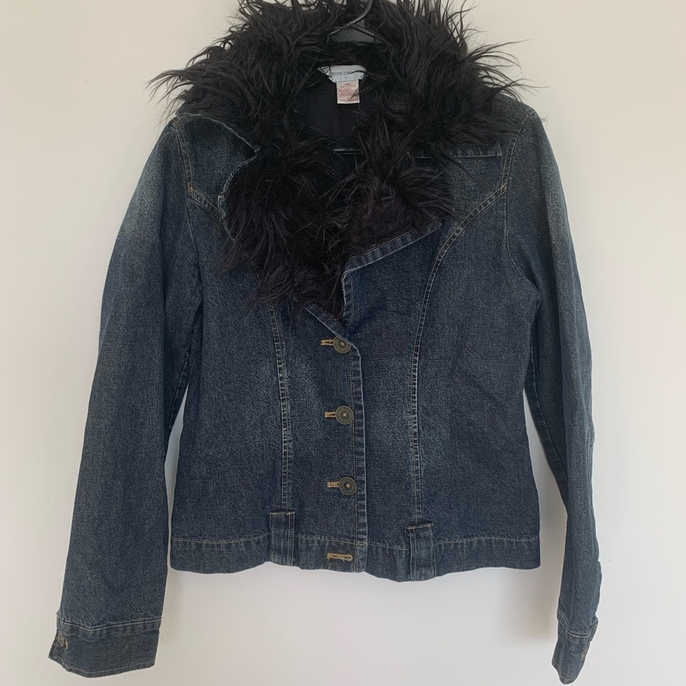 Denim jean jacket with black fur collar M